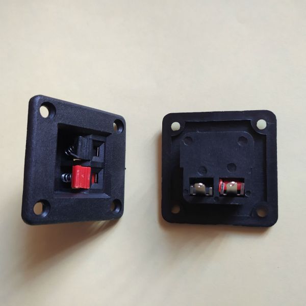 Гніздо акустичне (затискач) 2-х контактактне, на квадратній панелі 42х42мм