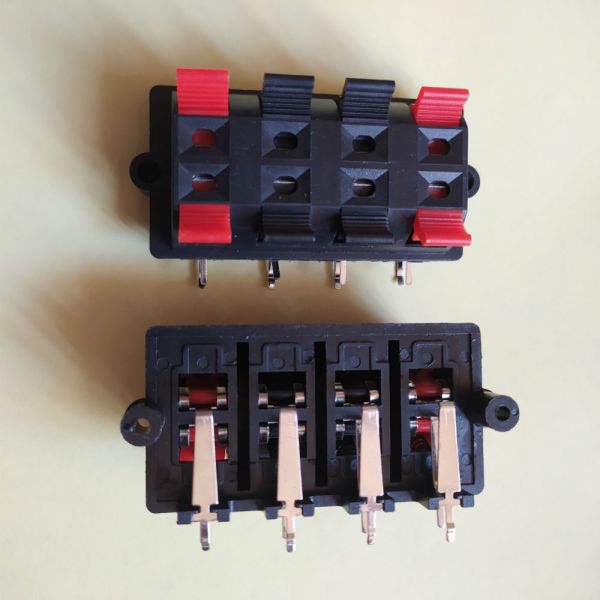 Гніздо колонкове (затискач) 8-ти контактне на квадратній панелі