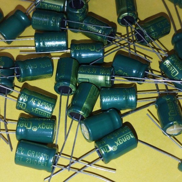1000mkF 6,3в  105°C 8*12мм GR конденсатор комп'ютерний електролітичний низький імпеданс low esr chengx