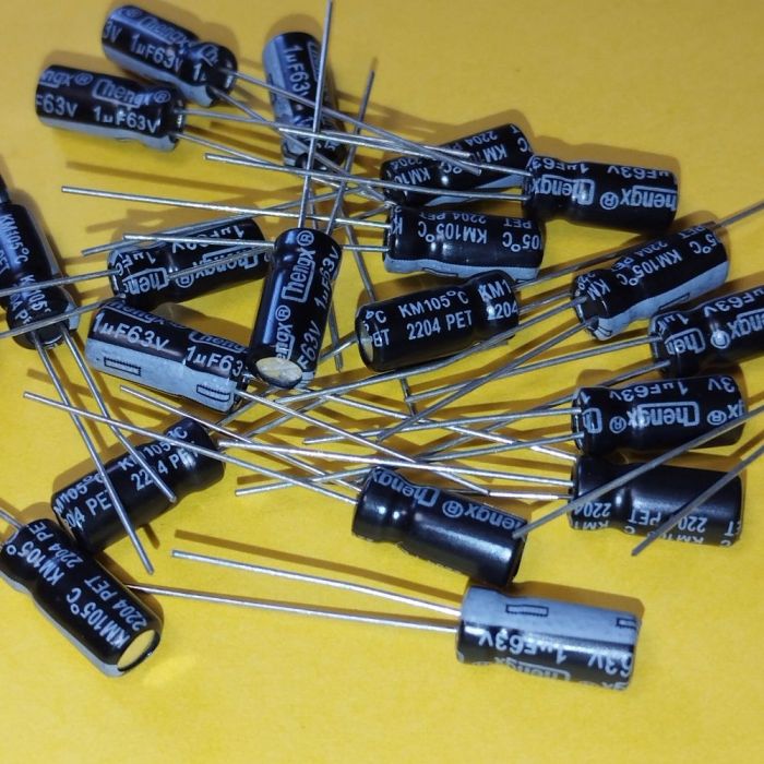 1mkF 63V 105°C електроліт KM 5*11 ChengX