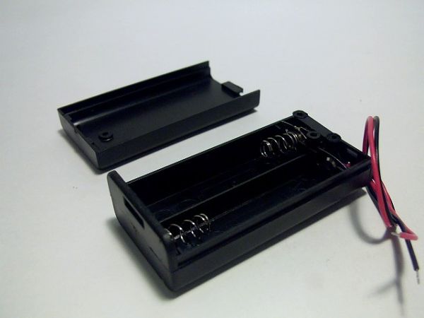 KLS5-805-B, тримач для 2 батарей АА провід 15см. (кришка)