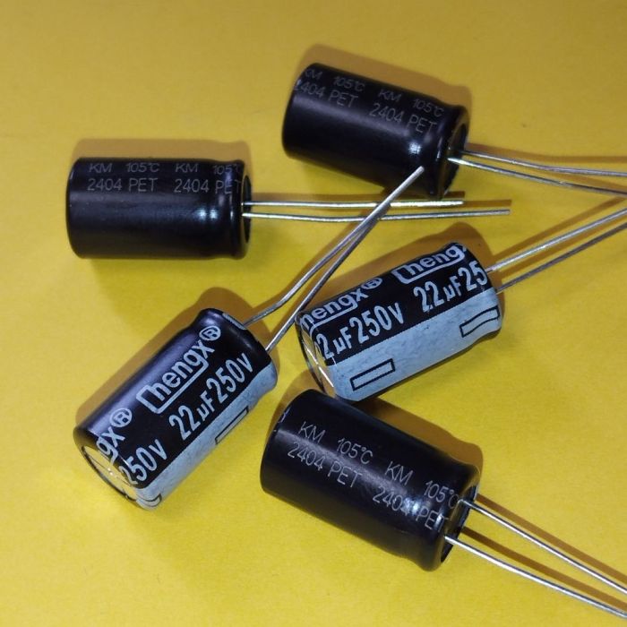 22mkF 250V 105°C електроліт KM 10*20 ChengX