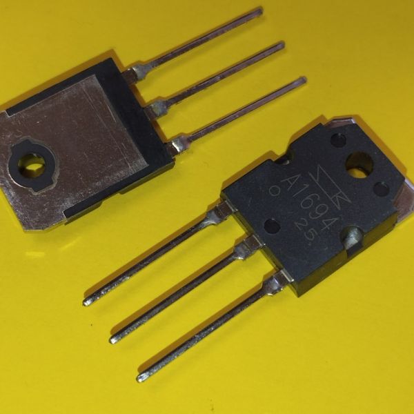 2SA1694, транзистор біполярний, PNP -120В -8А 80Вт TO-3PN