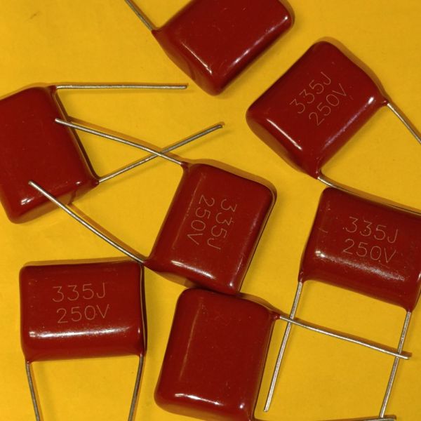 3,3мкф 250в CL21 плівковий конденсатор