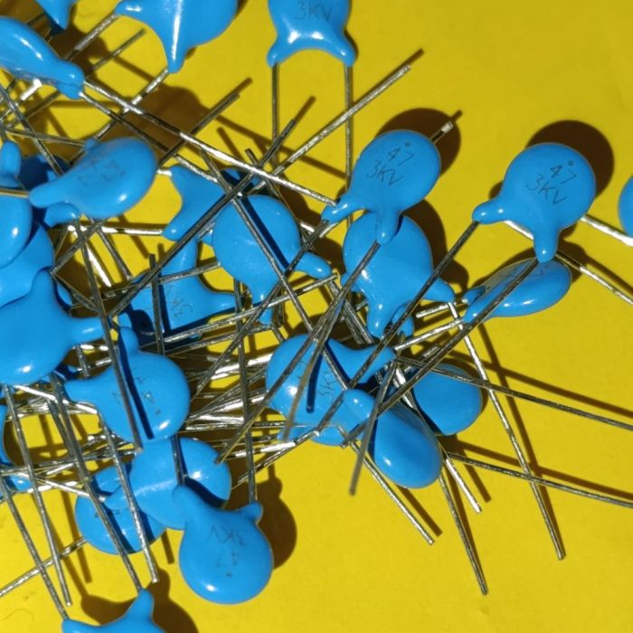 47пф 3000в Y5P 10% керамічний дисковий конденсатор (К15-5)