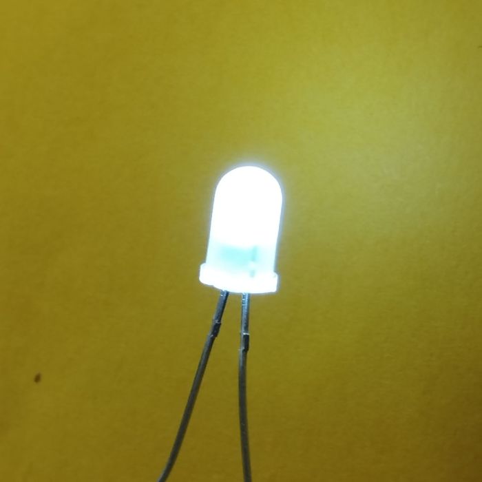 Світлодіод 5613uww-5cd , 5мм круглий дифузна лінза круглий