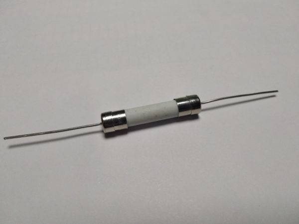 Запобіжник 6*30мм 12A керамічний з виводом