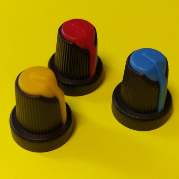 Ручка пластмасова AG-5 (6mm чорна коло жовте,синє,червоне,зелене)