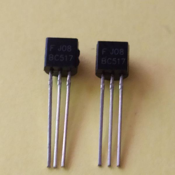 BC517, транзистор NPN складовий 30В 0.5А 0.63Вт, TO-92