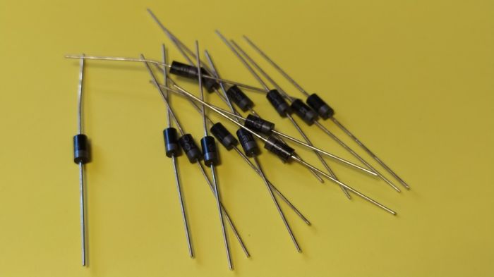 HER 208 (2A,1000В) корп.DO-15 диод высокоэффективный
