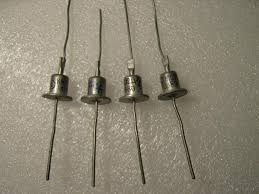 Діністор КН102Д