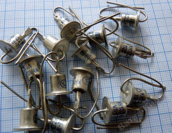 Діністор КН102И