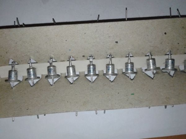 Діністор КН102Ж