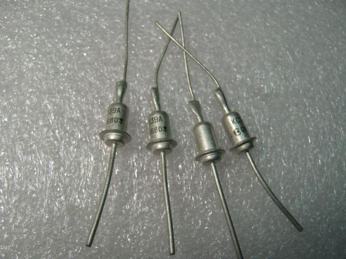 Стабілітрон КС139А(мет)