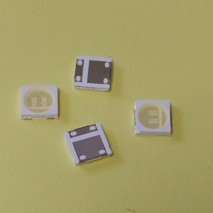 СВІТЛОДІОД ДЛЯ ПІДСВІТЛЕННЯ LCD TV 3535 6V 2W LG LATWT391RZLZK копія