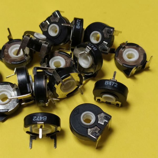 Резистор підстроювальний PT15NV-B472 горизонтальний 4,7 ком