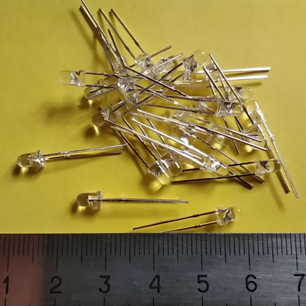 3мм ультрафіолетовий UV395NM VF:3,2-3,4 WL:395-400 IV:300