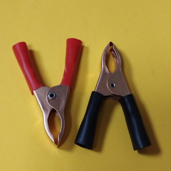 Затискач типу крокодил 5A  червоний 