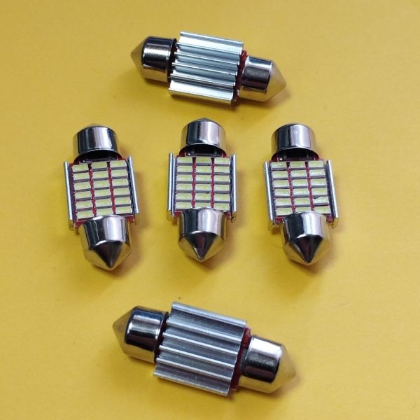 Світлодіодна автолампа 31мм C5W canbus 18led для підсвічування