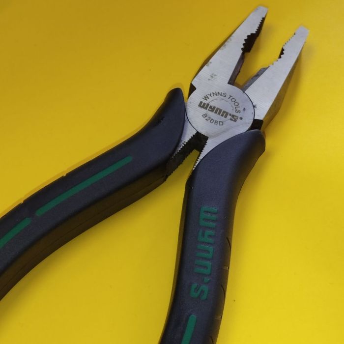 Плоскогубці Wynn's 210мм B208D універсальні