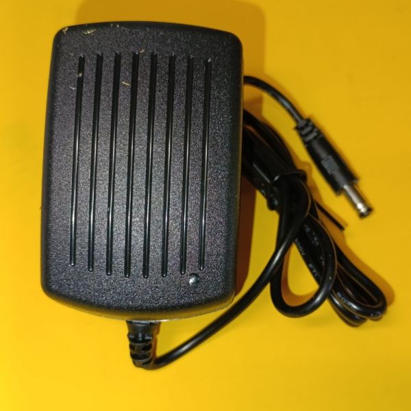 Блок живлення вилковий 15V 2A штекер 5.5/2.5 стабілізований імпульсний адаптер з індикатором