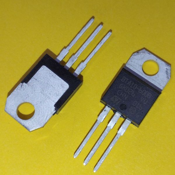BTA10-600B, сімістор, 600 В, 10 А, TO-220AB