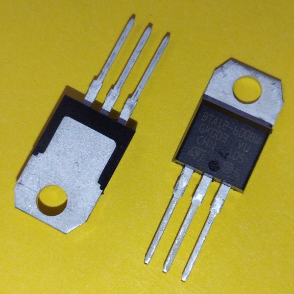 BTA12-600BWRG, сімістор 12А 600В 50мА TO-220AB