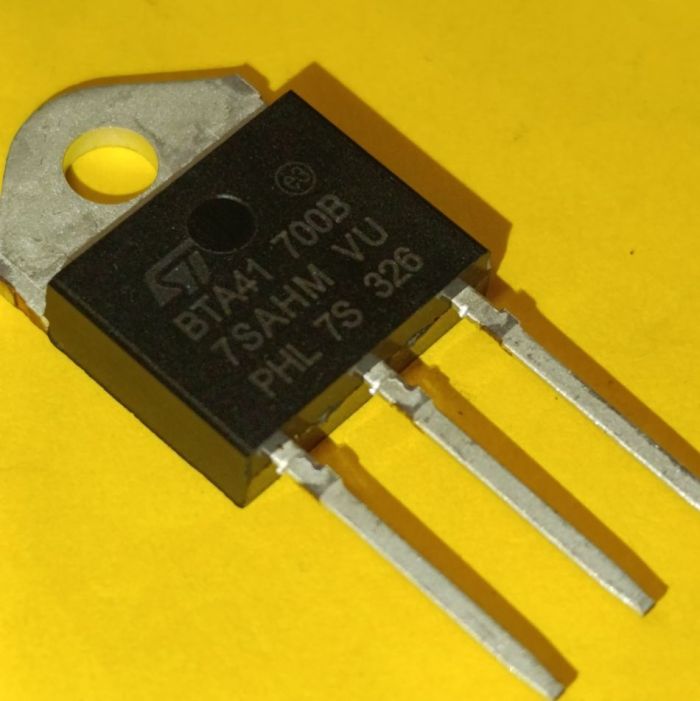 BTA41-700B TO218 ST