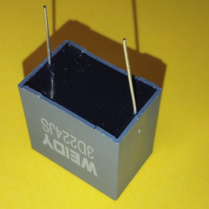 0,22мкф 2000в 10% (31*20*31) p=28mm CBB-81 плівковий конденсатор