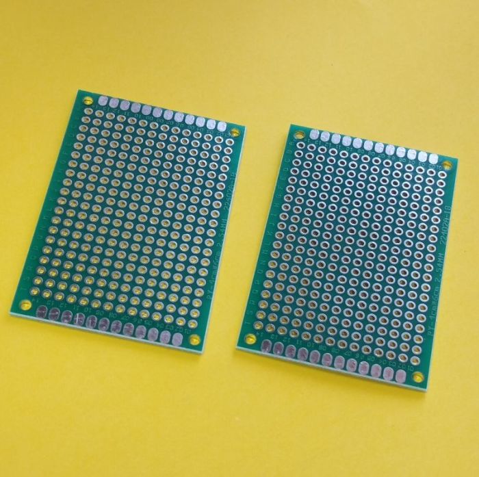 Макетна плата двостороння FR4 40*60 з металізацією і маскою