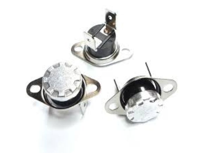 KSD301 16A 250В 120°C термостат(норм/замкн.,вертикал.контакти,рухомий фланець) 