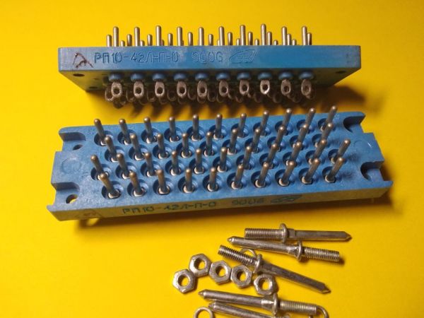 Роз'єм РП10-42 Л-П-О Вилка