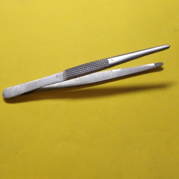 ПІНЦЕТ ХZ94 ТУПИЙ З НАСІЧКАМИ 94мм