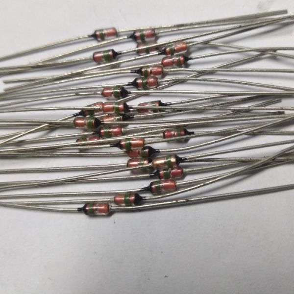 Стабилитрон Д818Г(скл.)