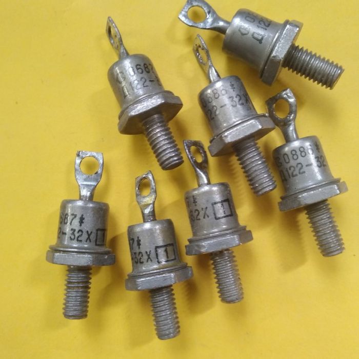 Діод Д122-32х-1 (демонтаж)