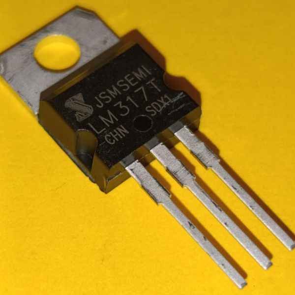 LM317T (1,25-37V ; 1,5A)