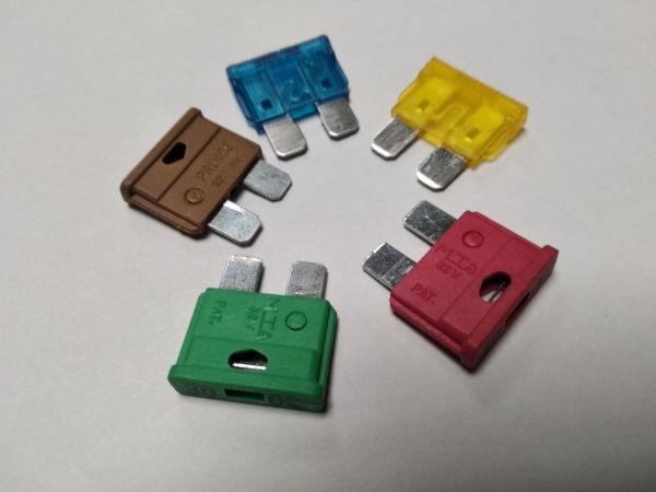 Предохранитель автомобильный standart 7,5A