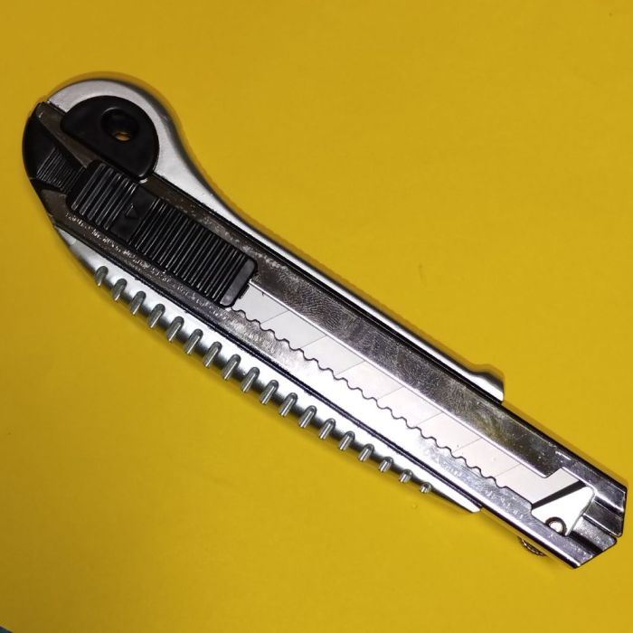 Ніж універсальний п'ять лез W800RP