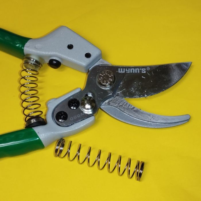 Секатор площинний Wynn's W880